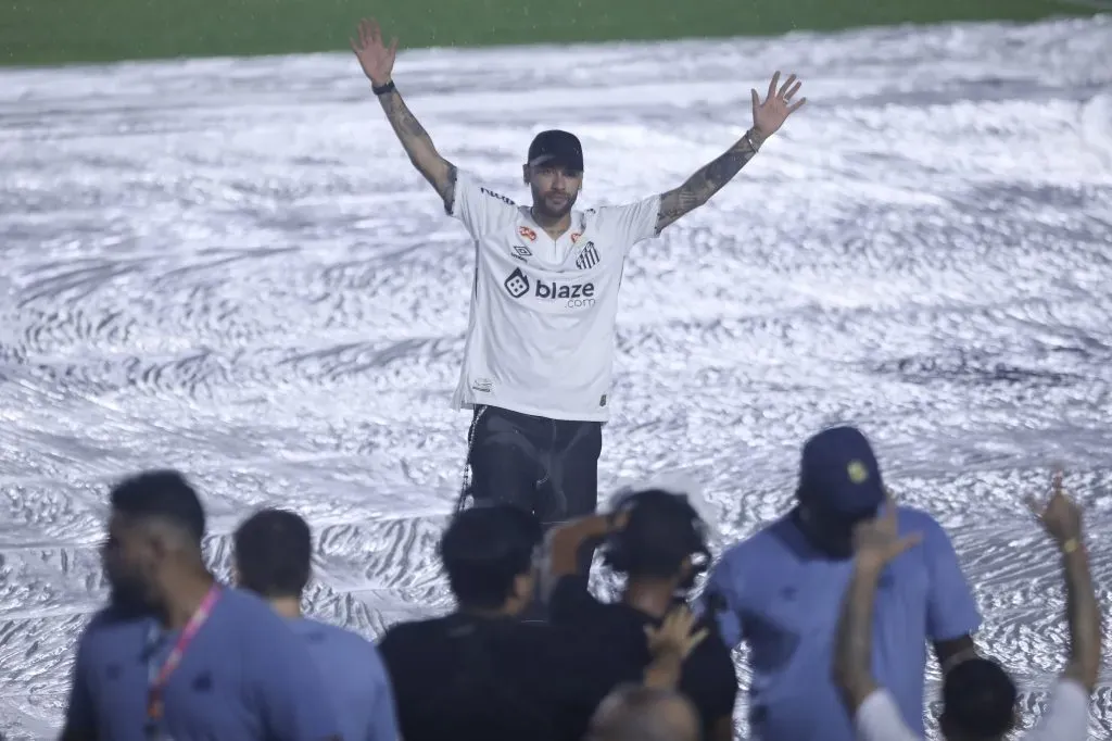 Neymar durante a festa na Vila Belmiro. Foto: Reinaldo Campos/AGIF