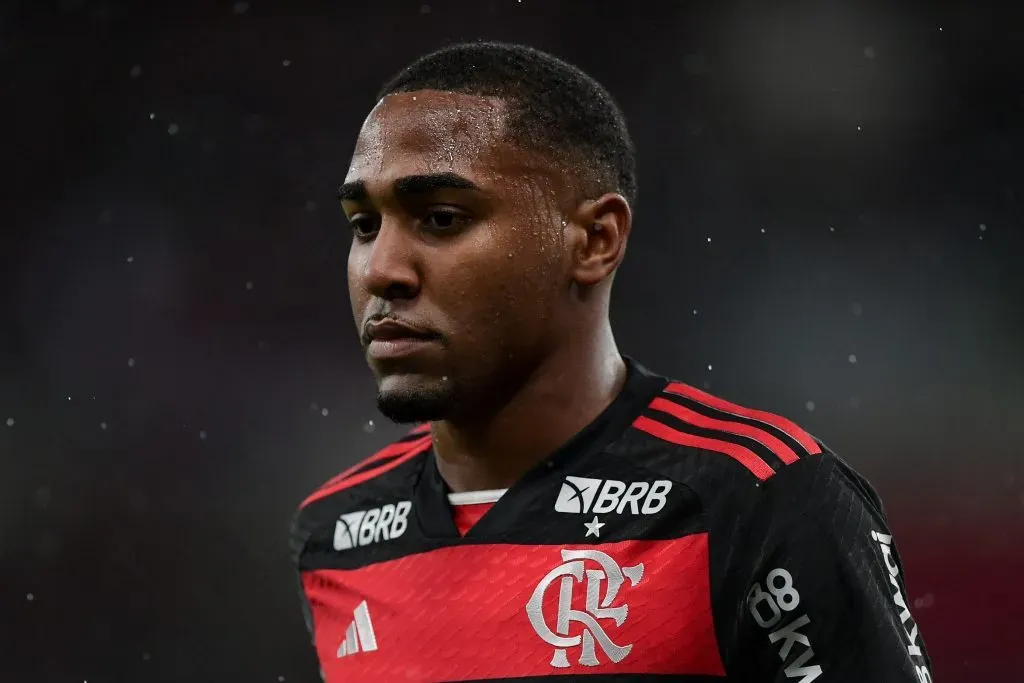 Lorran jogador do Flamengo durante partida contra o Bragantino no estádio Maracanã pelo campeonato Brasileiro A 2024. Foto: Thiago Ribeiro/AGIF