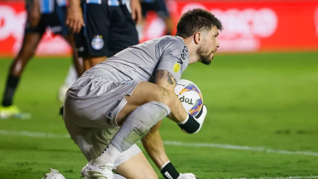 Tiago Volpi pelo Grêmio - Foto: Luiz Erbes/AGIF