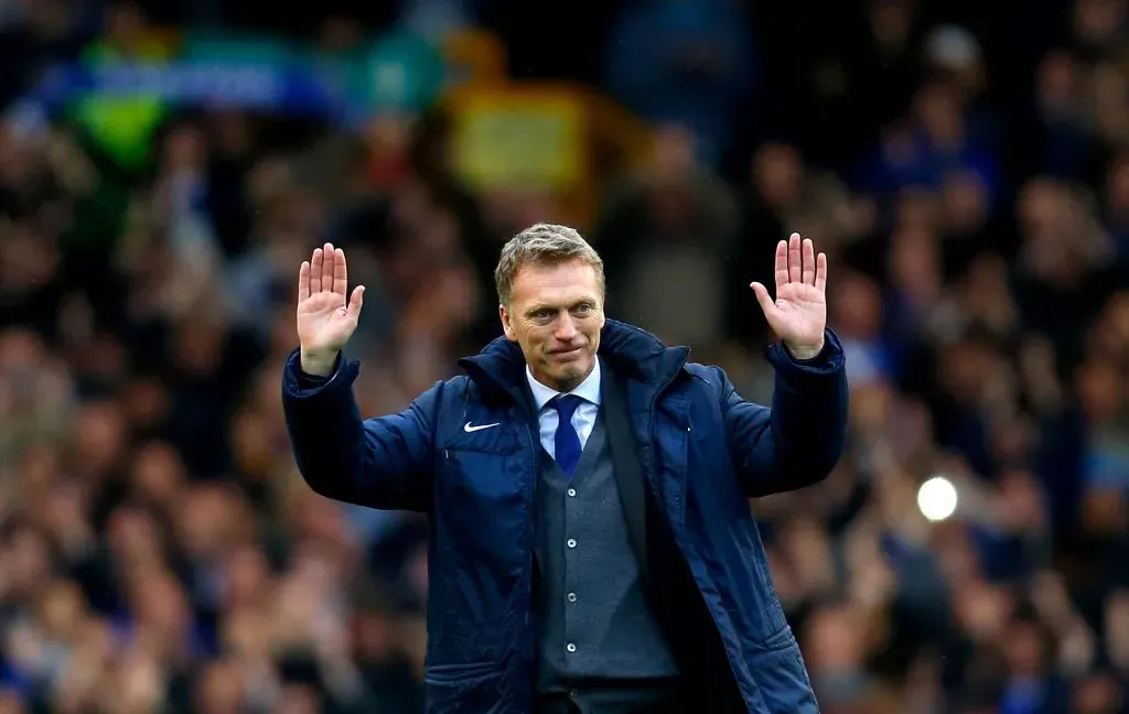 LIVERPOOL, ENGLAND – MAY 12: Manager David Moyes of Everton thanks the home fans after the Barclays Premier League match between Everton and West Ham United at Goodison Park on May 12, 2013 in Liverpool, England. (Photo by Paul Thomas/Getty Images)