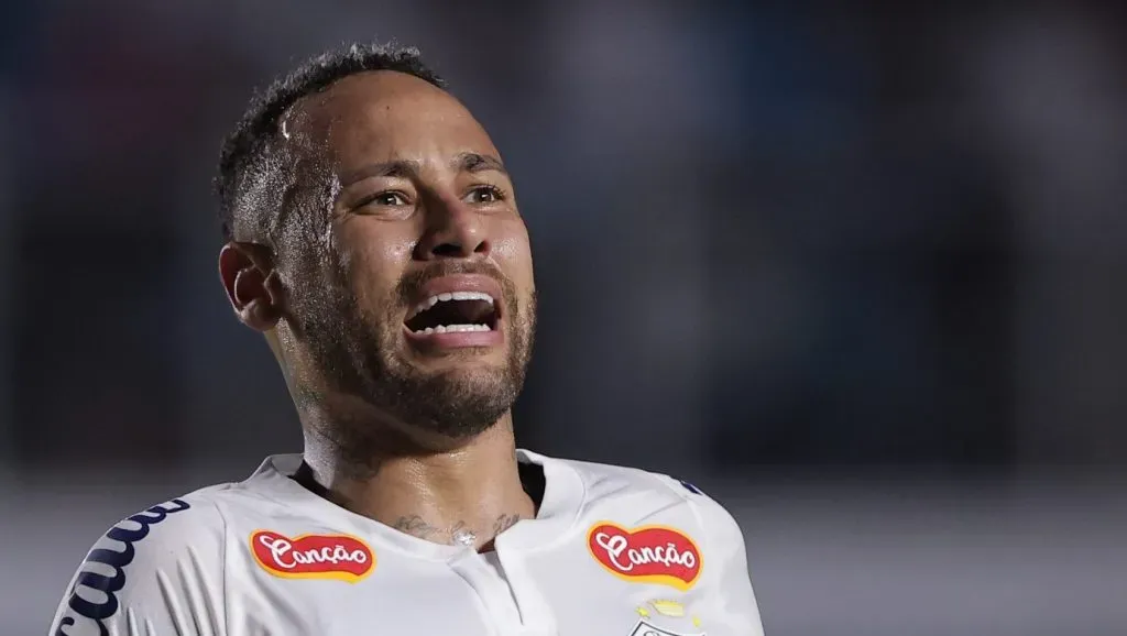 Foto: Ettore Chiereguini/AGIF – Neymar faz primeiro clássico pelo Peixe em seu retorno nesta quarta-feira (12).