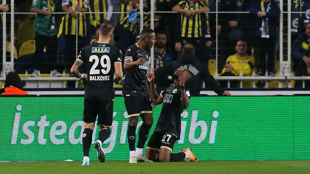 Luide Augusto pelo Alanyaspor . Foto: Ahmad Mora/Getty Images