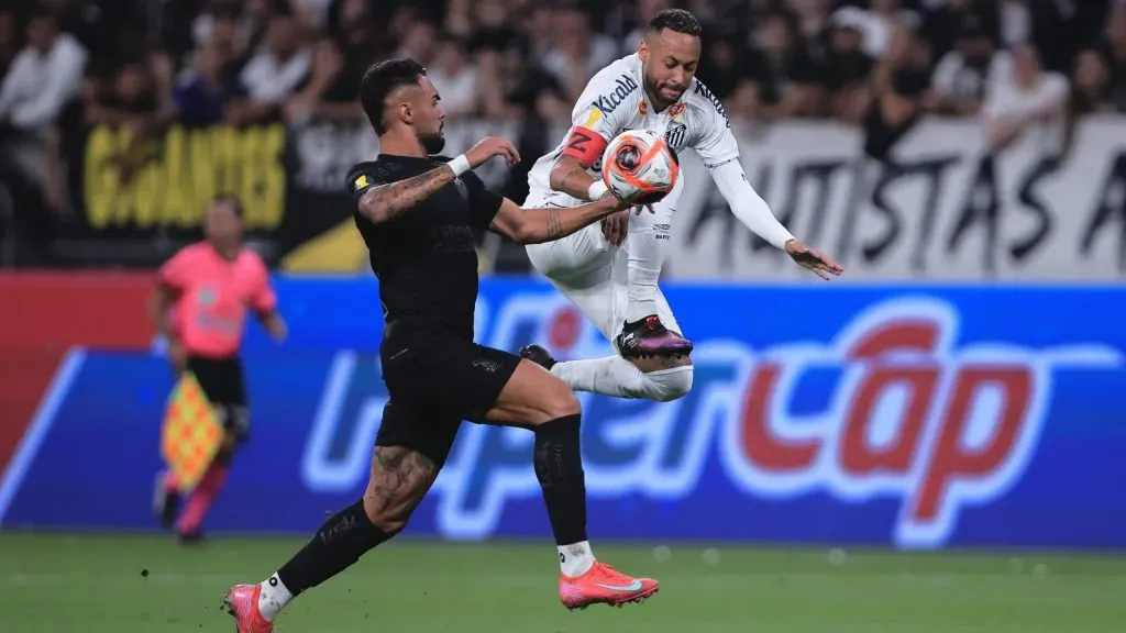 Santos foi derrotado no clássico - Foto: Ettore Chiereguini/AGIF.