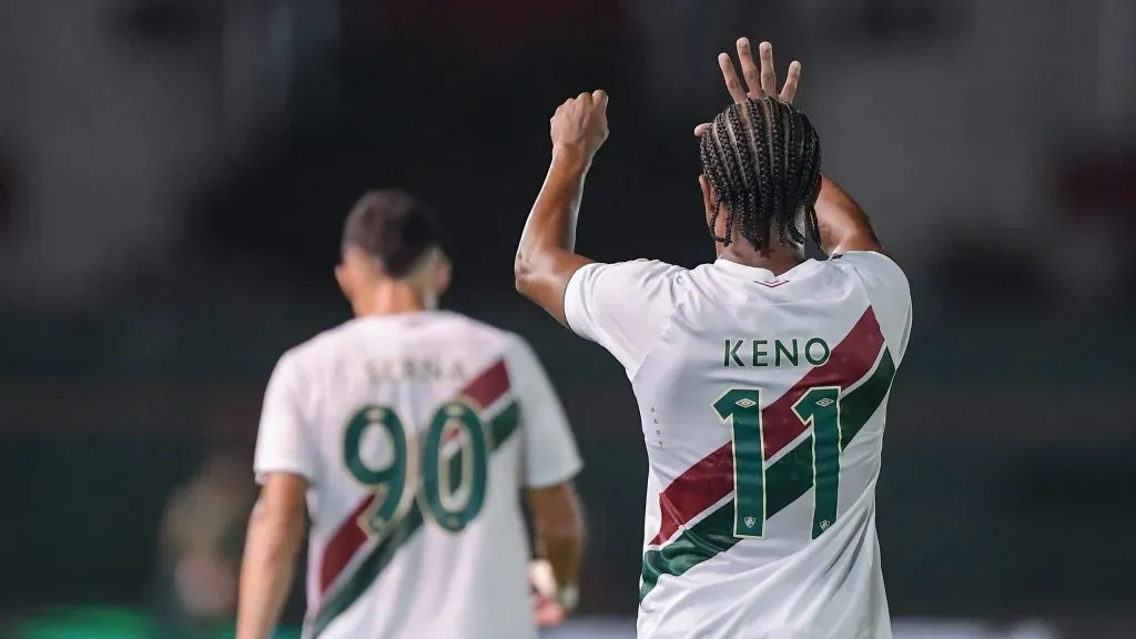 Keno comemorando gol contra a Portuguesa da Ilha. Foto: Thiago Ribeiro/AGIF