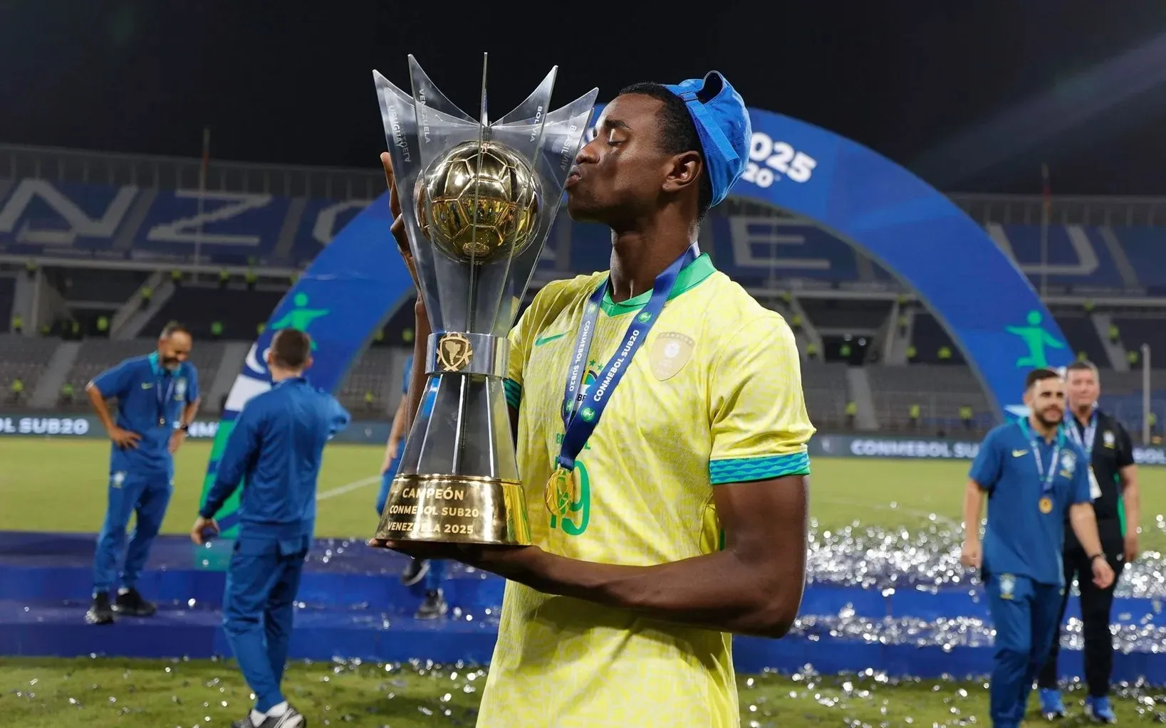Ricardo Mathias, craque da partida comemora título Sul-Americando Sub-20 pela Seleção Brasileira. Foto: Rafael Ribeiro/CBF