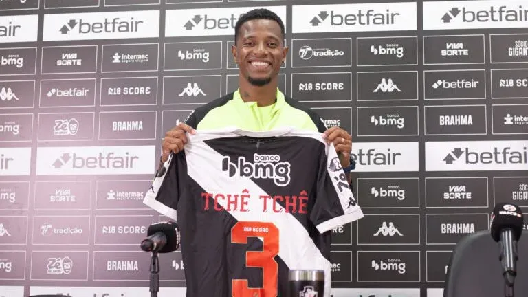 Tchê Tchê em sua apresentação no Vasco. Foto: Matheus Lima/Vasco da Gama