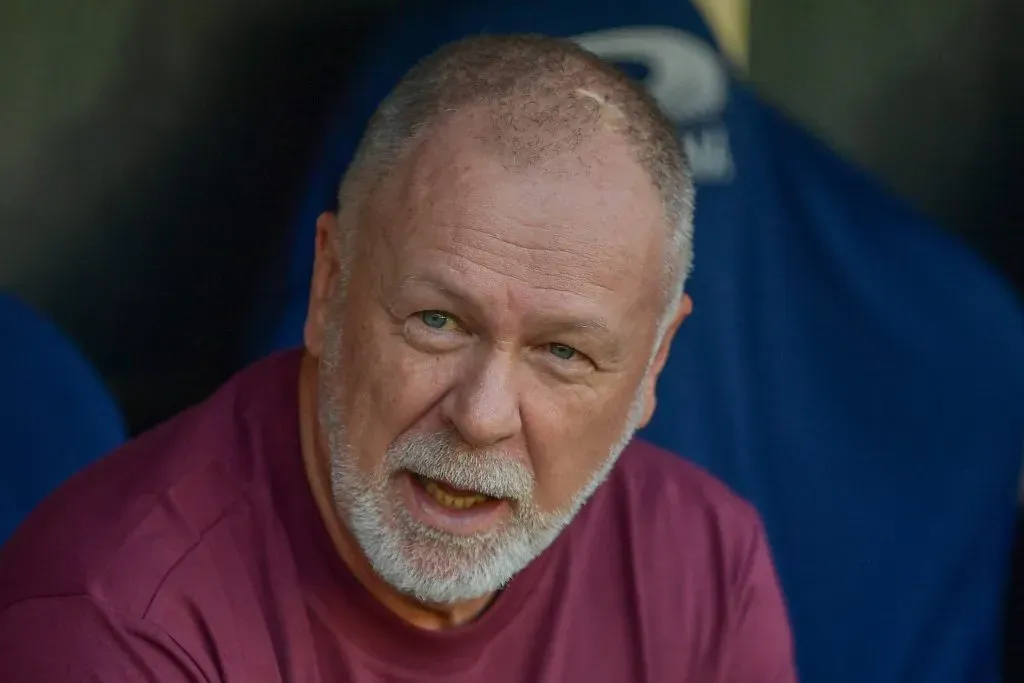 Otávio chega com a indicação de Mano Menezes. Foto: Thiago Ribeiro/AGIF