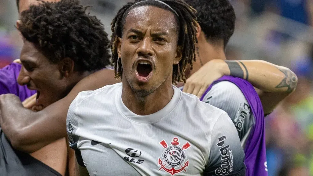 André Carrillo, jogador do Corinthians.