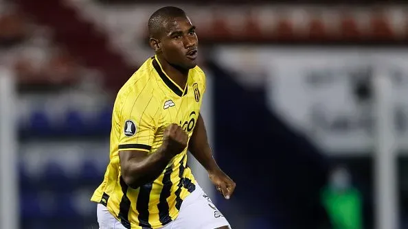 Jhohan Romaña comemorando. Foto: Juan Ignacio Roncoroni-Pool/Getty Images