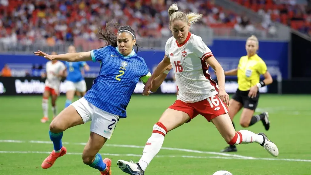 Antonia contra o Canadá pela Seleção Brasileira