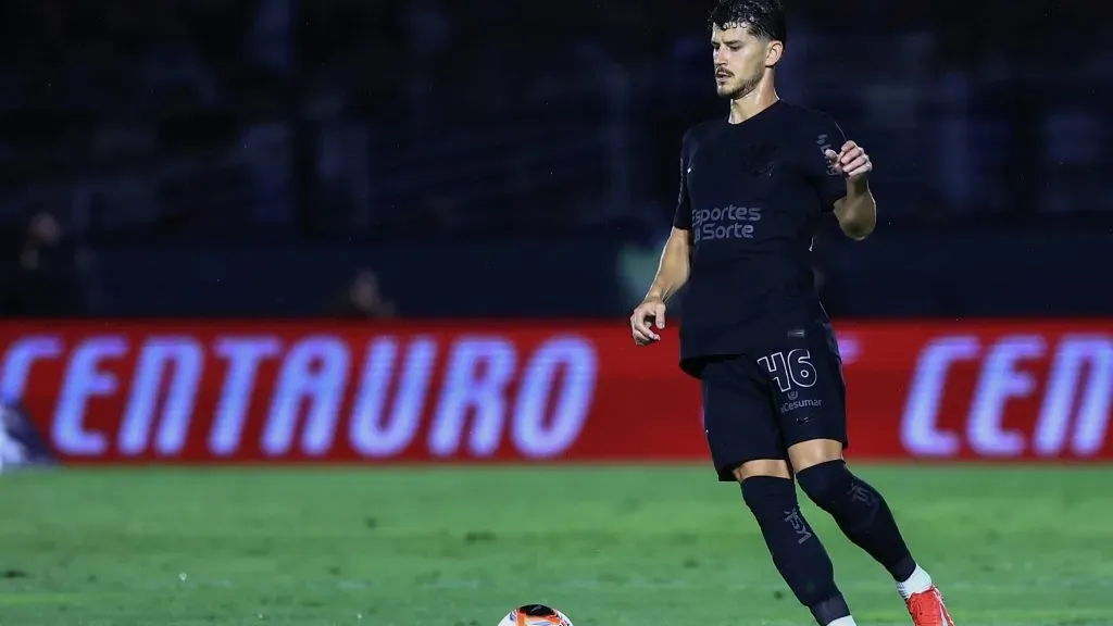 Hugo durante partida. Foto: Marcello Zambrana/AGIF