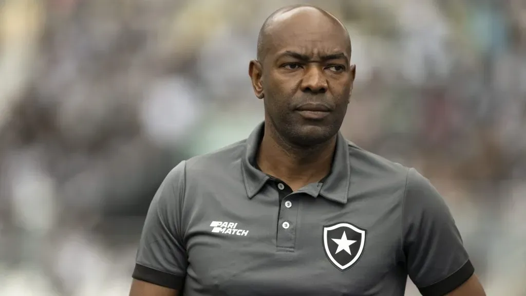 Cláudio Cacapa, volta ao comando do Botafogo