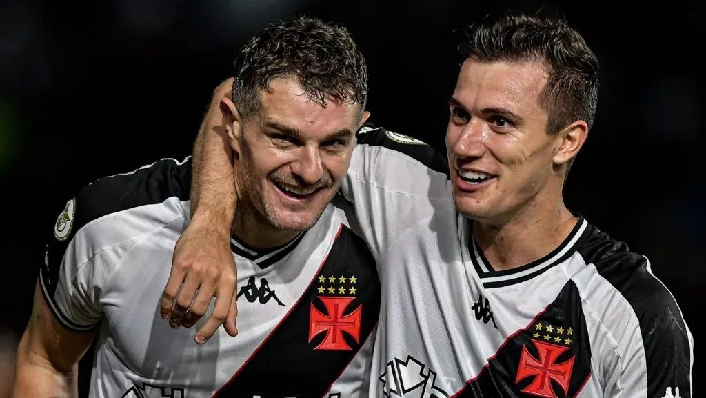 vegetti e Lucas Píton, do Vasco