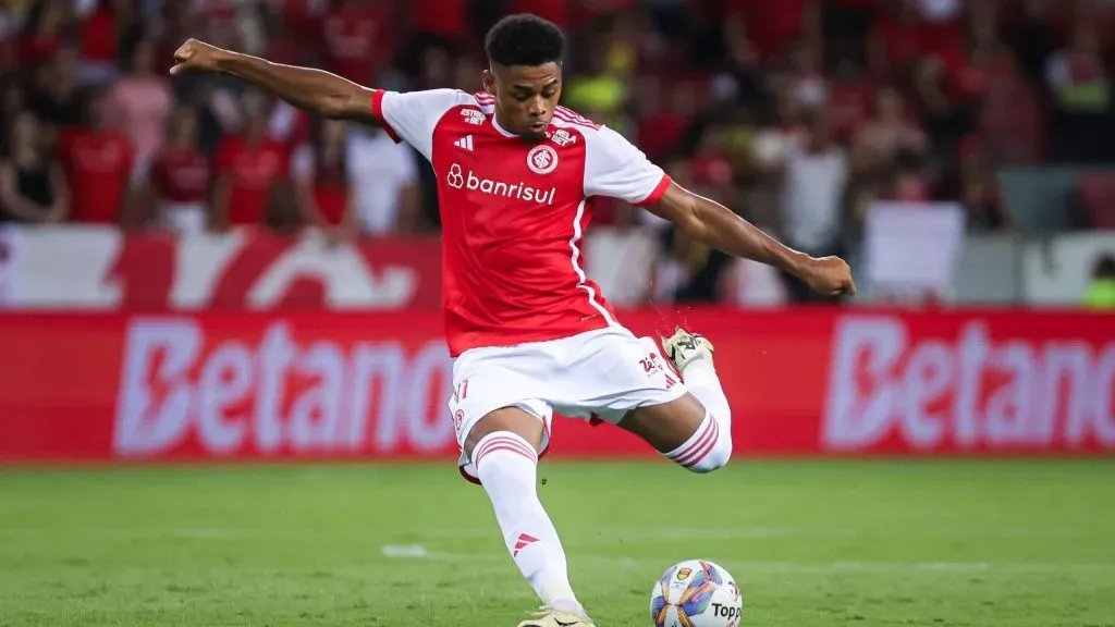 Victor Gabriel jogador do Internacional durante partida contra o Avenida no estádio Beira-Rio pelo campeonato Gaúcho 2025. Foto: Maxi Franzoi/AGIF
