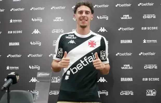 Nuno Moreira apresentado pelo Vasco – Foto: Matheus Lima/Vasco