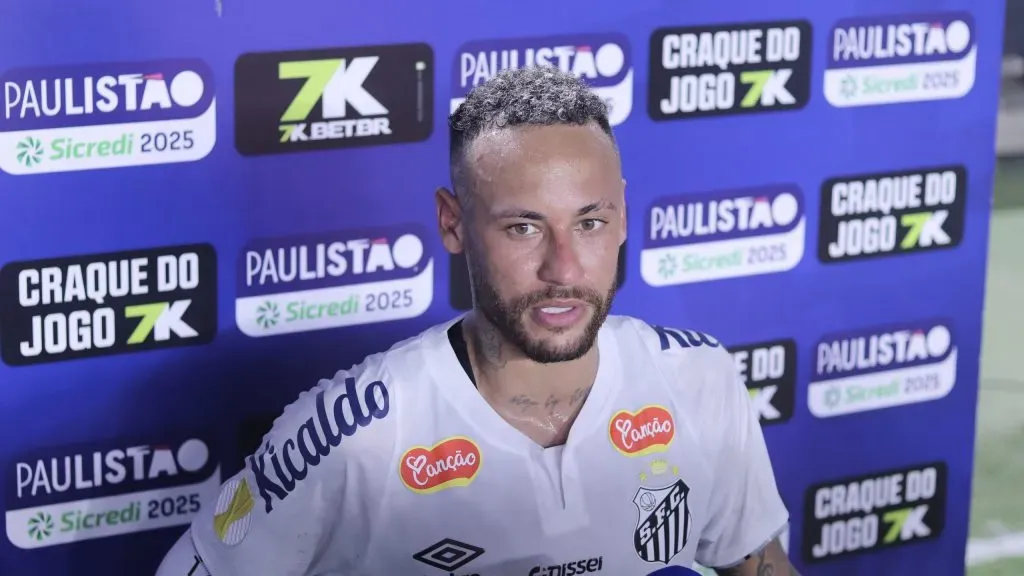 Neymar Jr. jogador do Santos deixa o campo apos partida contra o Agua Santa, Foto: Reinaldo Campos/AGIF