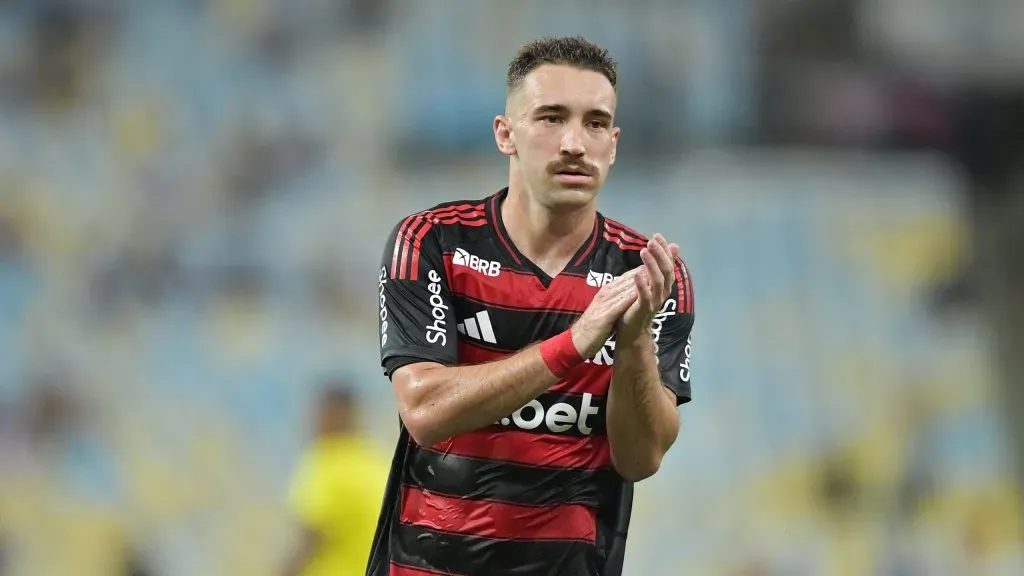 Léo Ortiz em ação pelo Flamengo. Foto: Thiago Ribeiro/AGIF