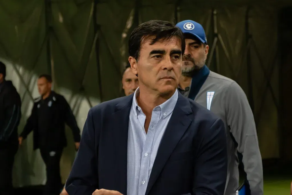 Gustavo Quinteros tecnico do Universidad Catolica durante partida contra o Gremio no estadio Arena do Gremio pelo campeonato Libertadores 2019. Foto: Jeferson Guareze/AGIF