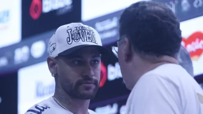 Foto: Reinaldo Campos/AGIF – Menino da Vila fez contrato curto com Marcelo Teixeira em retorno ao alvinegro.