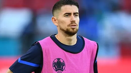 Jorginho durante partida. Foto: Claudio Villa/Getty Images