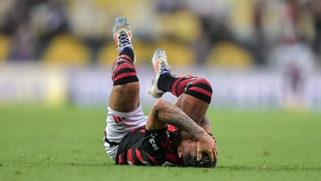 Michel teve lesão muscular - Foto: Thiago Ribeiro/AGIF.