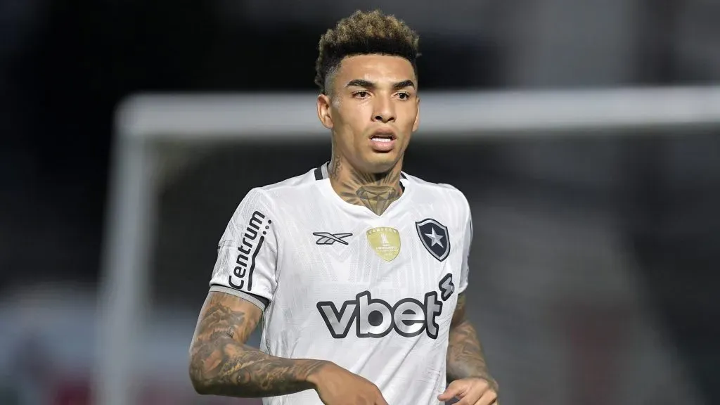 Igor Jesus é a esperança de gols do Botafogo. Foto: Thiago Ribeiro/AGIF