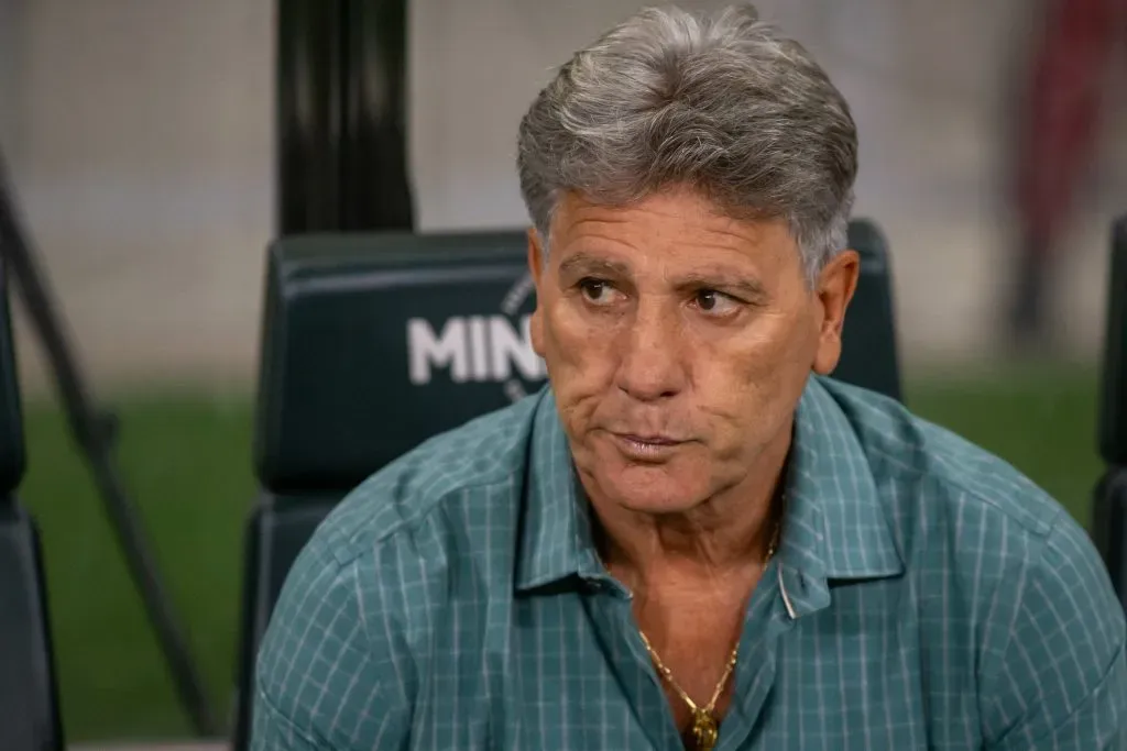 Renato Gaucho, ex-técnico do Gremio, durante partida contra o Cruzeiro no estadio Mineirao pelo campeonato Brasileiro A 2024. Foto: Fernando Moreno/AGIF