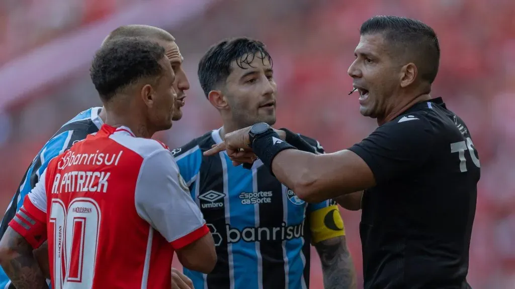 Internacional x Grêmio - Foto: Liamara Polli/AGIF.