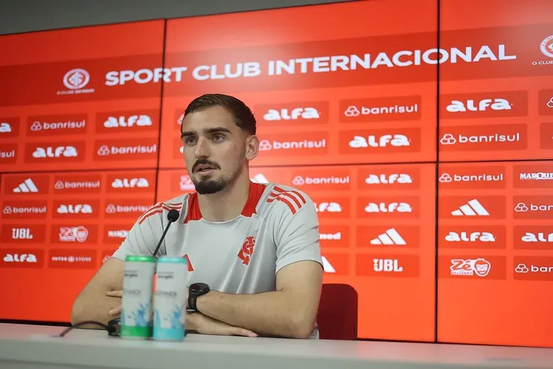Anthoni concedeu entrevista coletiva. Foto: Ricardo Duarte/Internacional