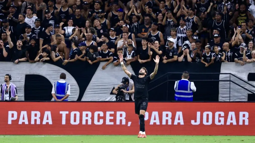 Yuri Alberto jogador do Corinthians comemora seu gol durante partida contra o Santos no estádio Arena Corinthians pelo campeonato Paulista 2025. Foto: Marcello Zambrana/AGIF