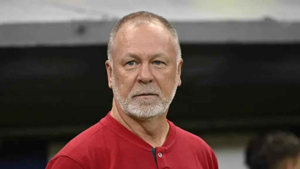 Foto: Mateus Bonomi/AGIF – Zinho opinou na ESPN que time de Mano Menezes pode bater de frente com o Fla.