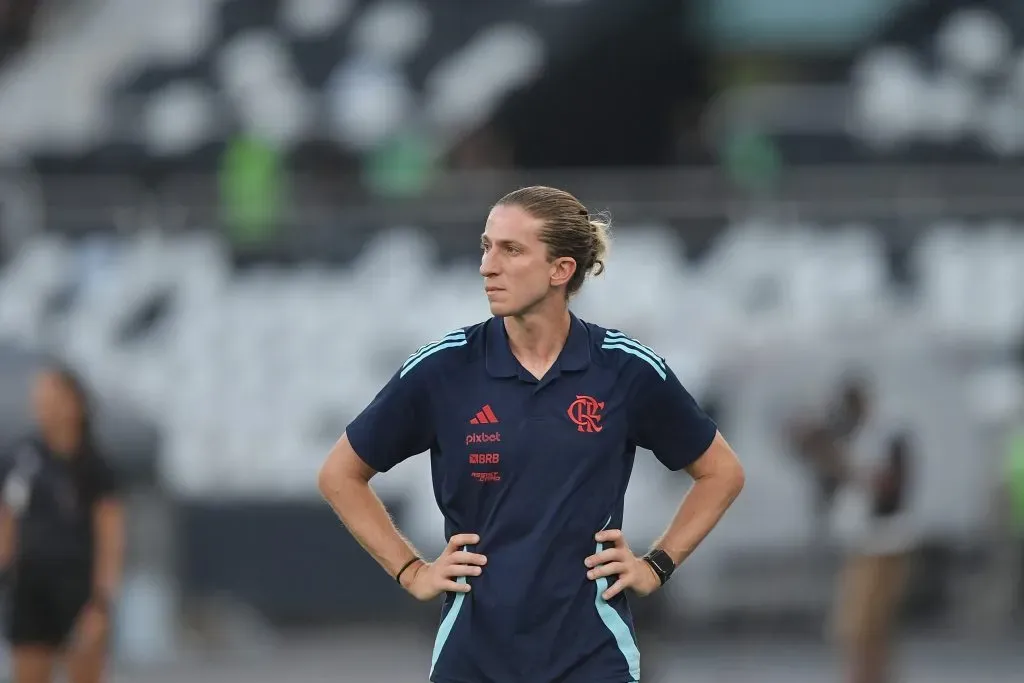 Filipe Luís técnico do Flamengo – Foto: Thiago Ribeiro/AGIF