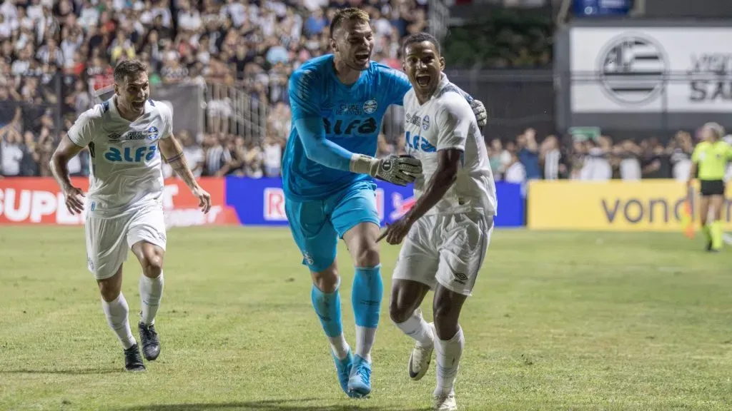 João Lucas jogador do Grêmio comemora seu gol durante partida contra o Athletic Club no estádio Joaquim Portugal pelo campeonato Copa Do Brasil 2025. Foto: Lucas Gabriel Cardoso/AGIF