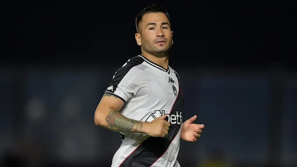 Jean David jogador do Vasco durante partida contra o Athletico-PR no estádio São Januário pelo campeonato Brasileiro A 2024. Foto: Thiago Ribeiro/AGIF