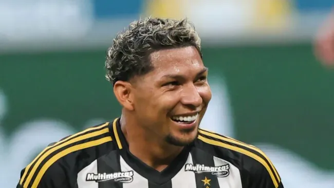 Rony comemorando 4° gol do Galo na finalíssima