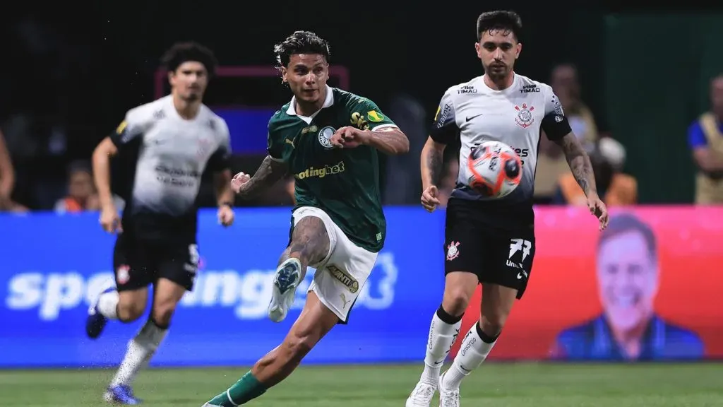 Richard Ríos jogador do Palmeiras durante partida contra o Corinthians – Foto: Ettore Chiereguini/AGIF