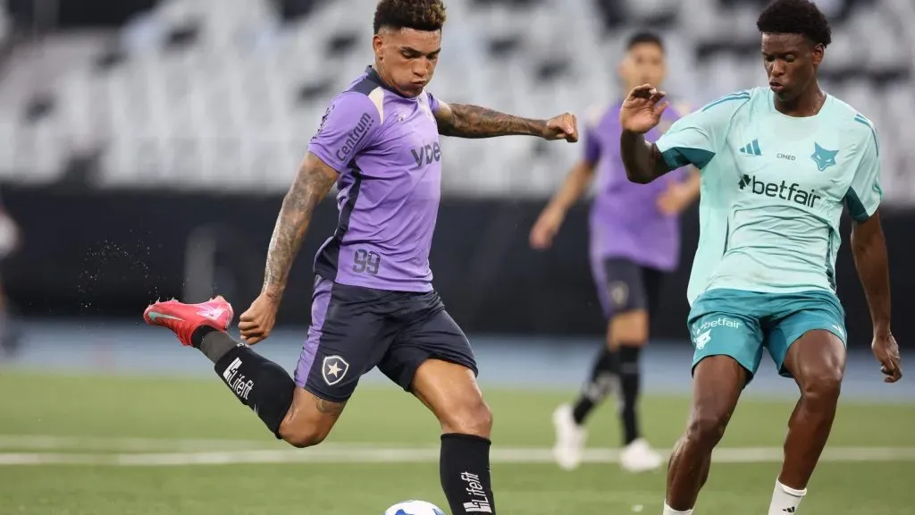 Igor Jesus durante jogo-treino. Foto: Vitor Silva/Botafogo