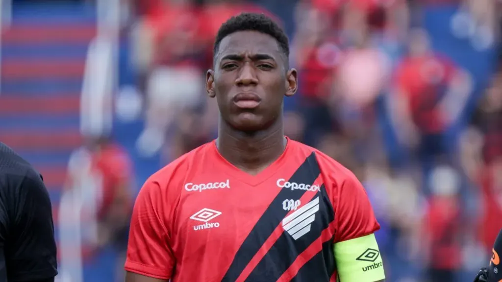 Leo Pelé no Athletico-PR. Foto: Robson Mafra/AGIF