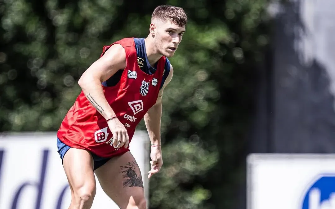 Benjamín Rollheiser o novo xodó da torcida do Peixe durante treino coletivo neste sábado no CT Rei Pelé. Foto: Raul Baretta / Santos FC