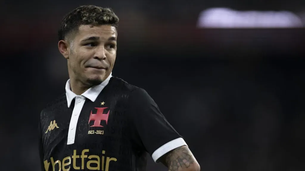 Adson próximo de retorno aos gramados. Foto: Jorge Rodrigues/AGIF