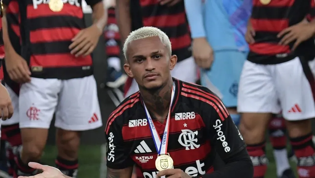 Foto: Thiago Ribeiro/AGIF – Lateral pode deixar o Clube Carioca antes do que a torcida imaginava.