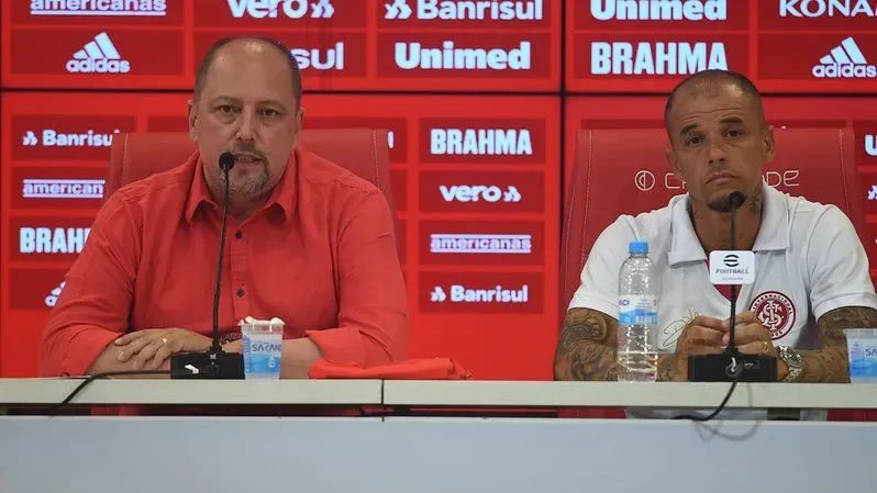 D'Alessandro e Barcellos no Internacional. Foto Ricardo Duarte/Internacional