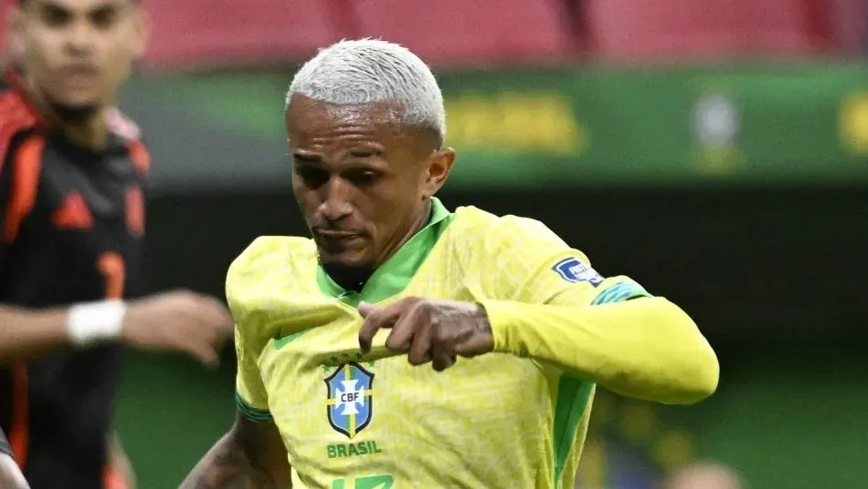 Wesley, lateral-direito do Flamengo pela Seleção Brasileira