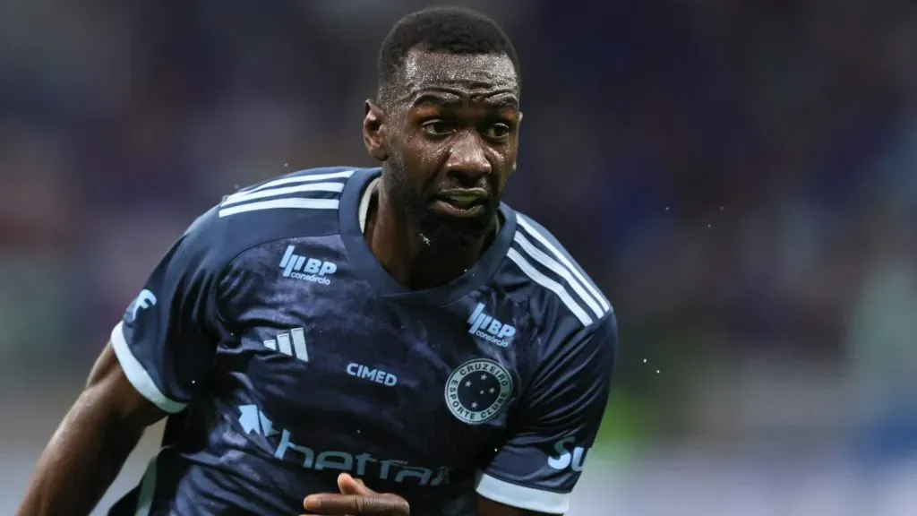 Bolasie em partida pelo Cruzeiro. Foto: Gilson Lobo/AGIF