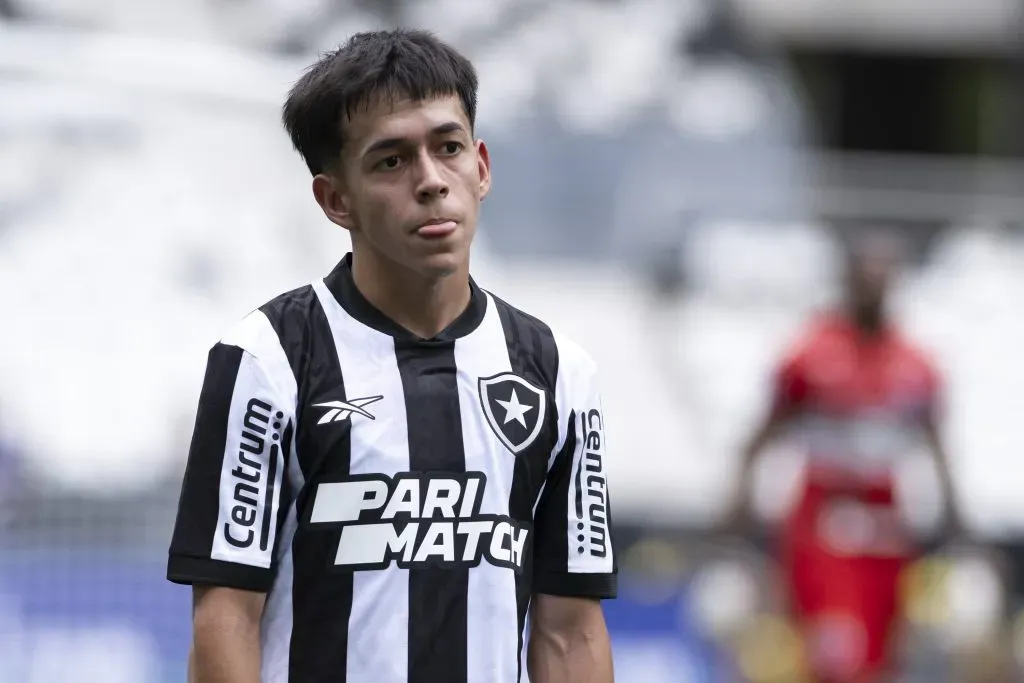 Segovinha foi pivô de punição ao Glorioso – Foto: Jorge Rodrigues/AGIF