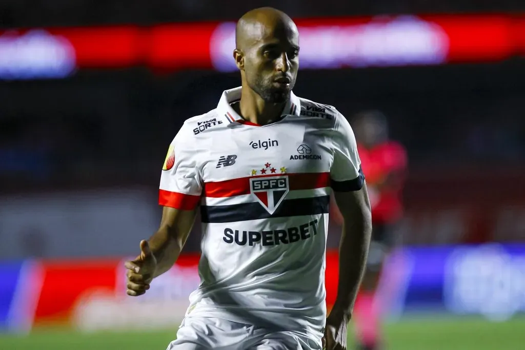 São Paulo é o único clube do Brasil com a New Balance na camisa. Grêmio pode se tornar o 2º – Foto: Marco Miatelo/AGIF