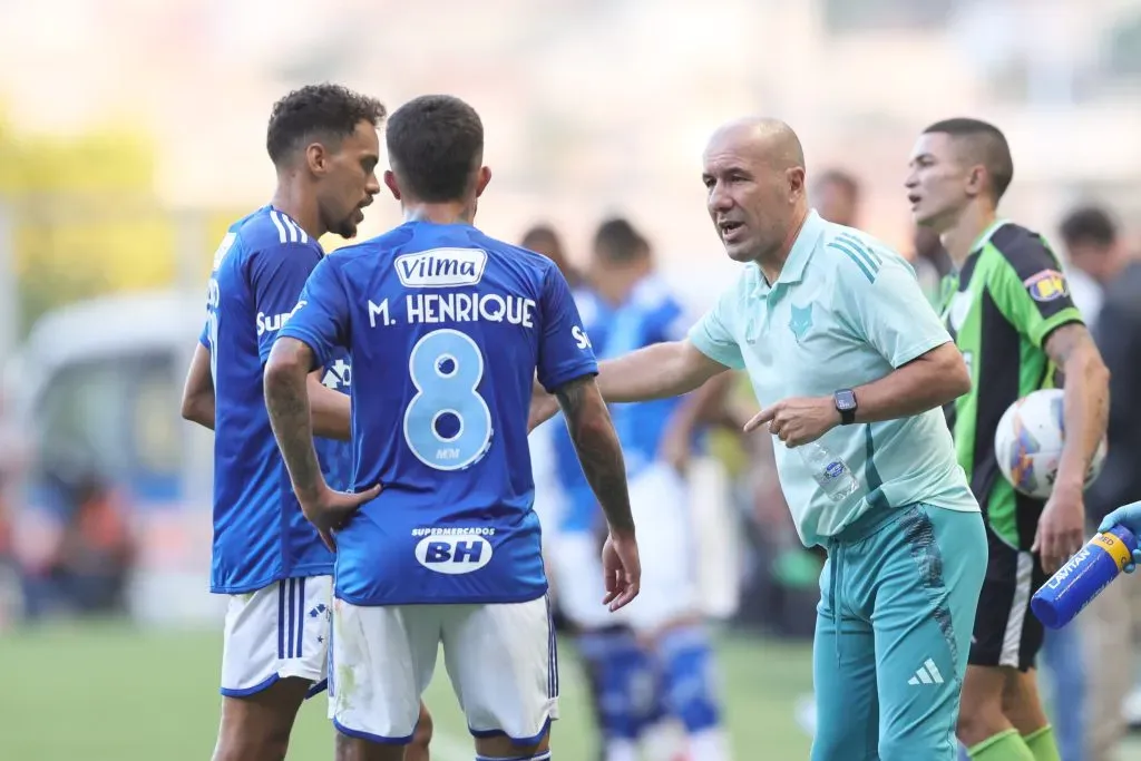 Leonardo Jardim em jogo do Mineiro. Foto: Gilson Lobo/AGIF