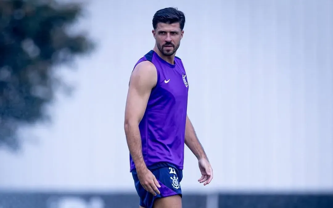 Hernandez durante treino coletivo no CT do Corinthians. Foto: Rodrigo Coca / Corinthians
