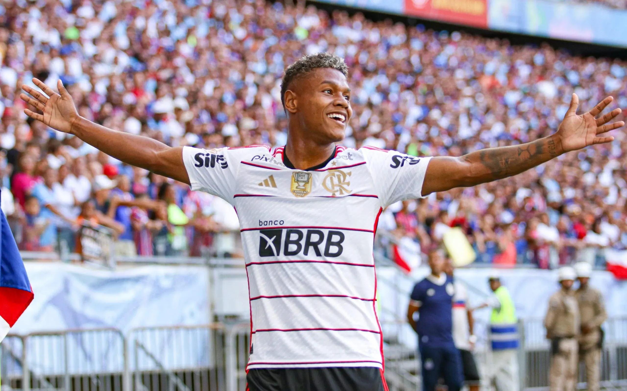 Matheus Franca, ex-jogador do Flamengo comemora seu gol durante partida contra o Bahia no estadio Arena Fonte Nova pelo campeonato BRASILEIRO A 2023. Foto: Renan Oliveira/AGIF