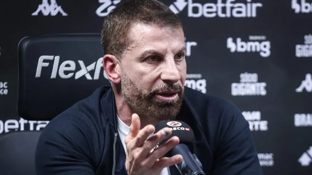 Pedrinho durante coletiva. Foto: Dikran Sahagian/CRVG